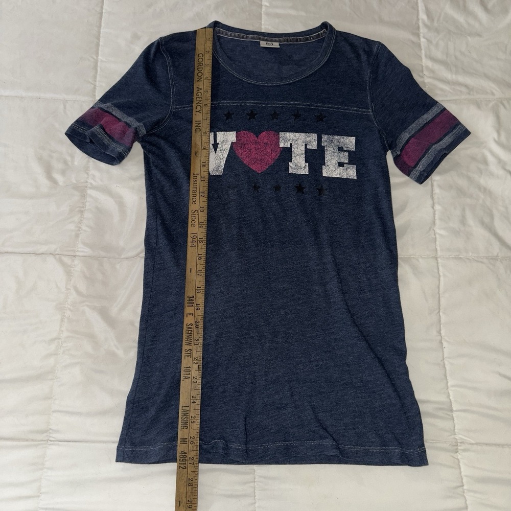VS PINK Women's Medium VOTE T Shirt Short Sleeve Blue Patriotic Logo USA Y2K